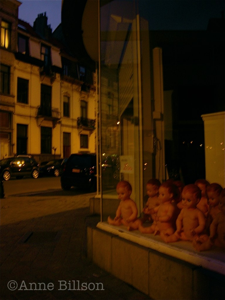 Poppen: Washingtonstraat, Ixelles.