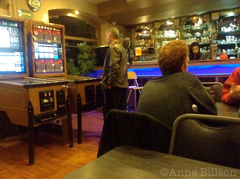 Chimay Bleue 9%: Cafe Santa Marta, Spanjestraat 85, St-Gillis.