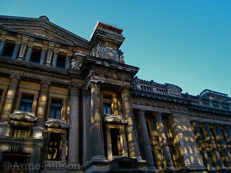Grimmige gerechtigheid: Justitiepaleis, Wolstraat, Brussel.