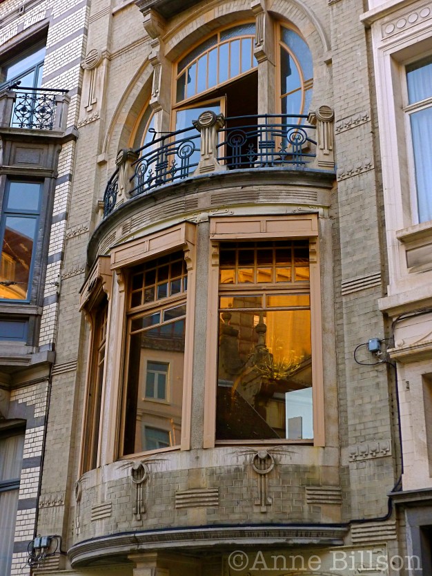 De gereflecteerde Drievuldigheid: Afrikastraat, Elsene.