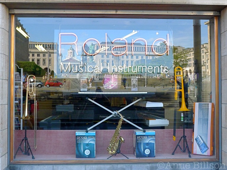 musicalinstruments1w