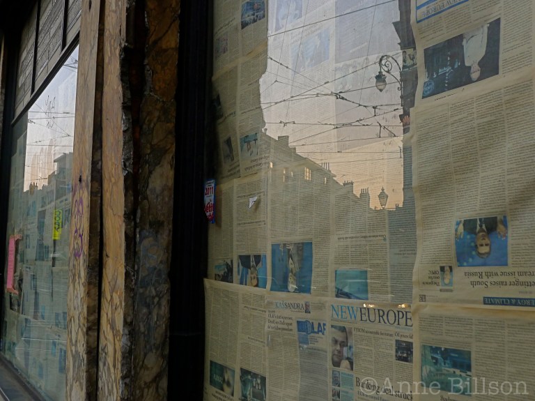 Sisisi (gesloten): Charleroise Steenweg 174, Sint-Gillis.