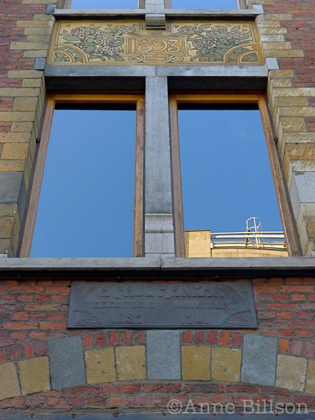 Maison Hankar (architect Paul Hankar, 1893): Defacqzstraat 71, Elsene.