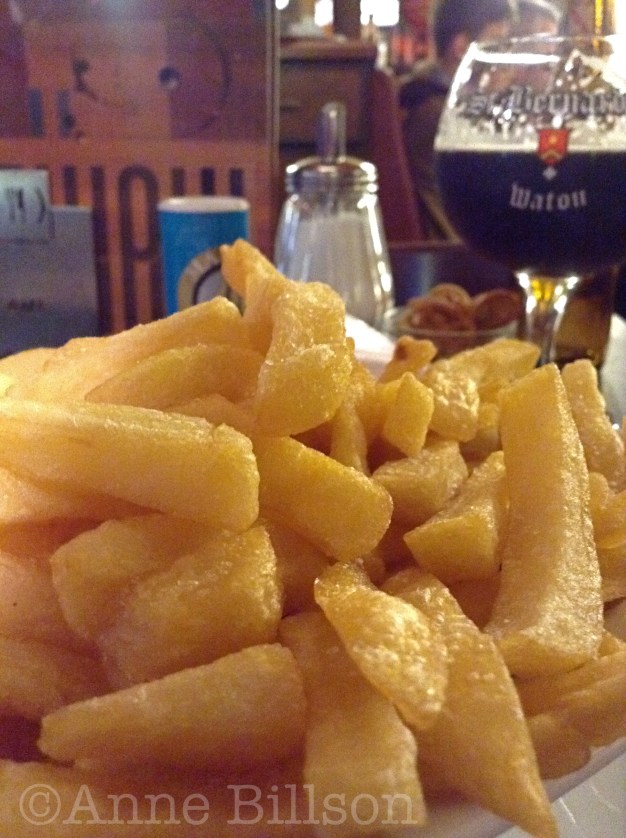Frites: L'Ultime Atome, Sint-Bonifaasstraat 14, Elsene.