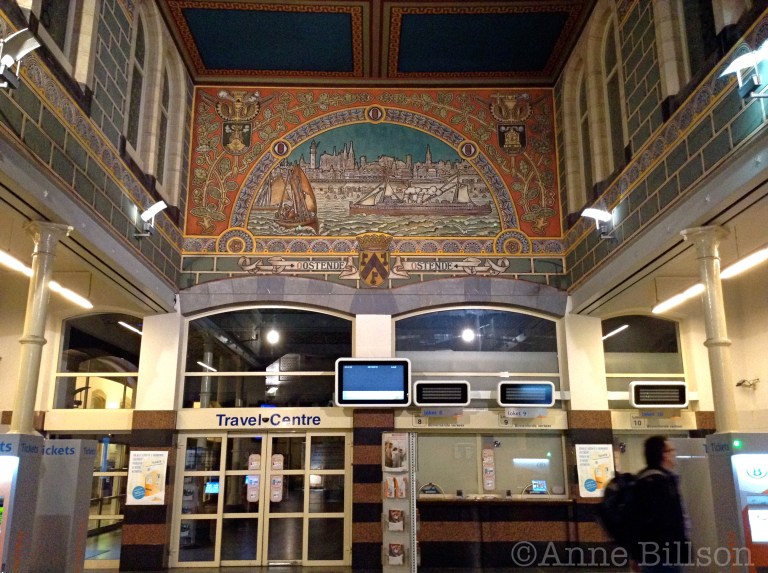 Gent-Sint-Pieters treinstation: Koningin Maria Hendrikaplein, Gent.