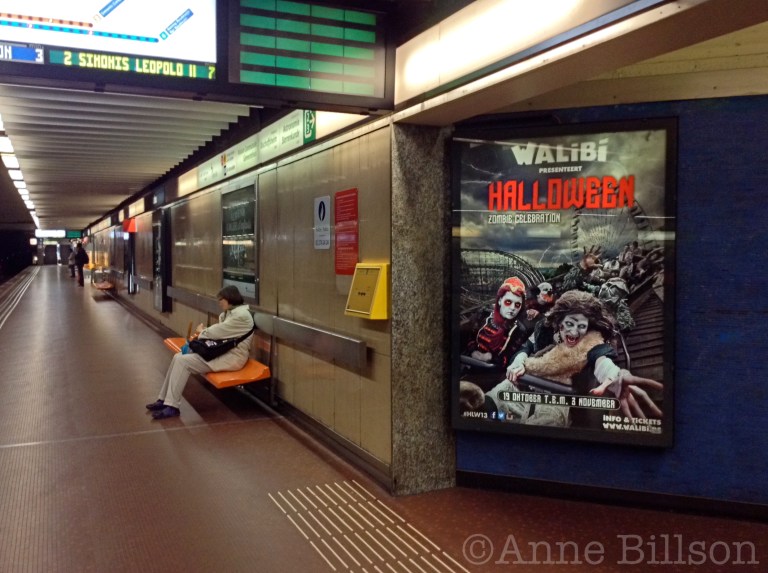Halloween: Madou metrostation, Sint-Joost-ten-Node.