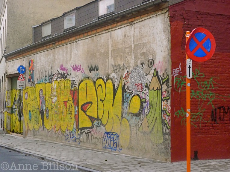 Meer potloden: Kruisstraat en Elsensesteenweg, Elsene.