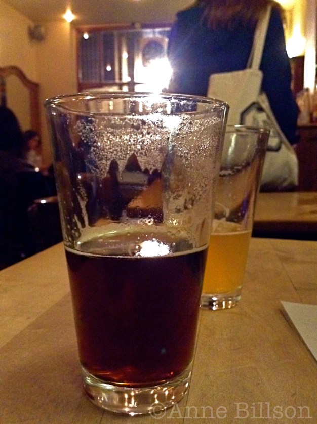 Ciney Bruin, 7%: Au Soleil, Kolenmarkt 86, Brussel.