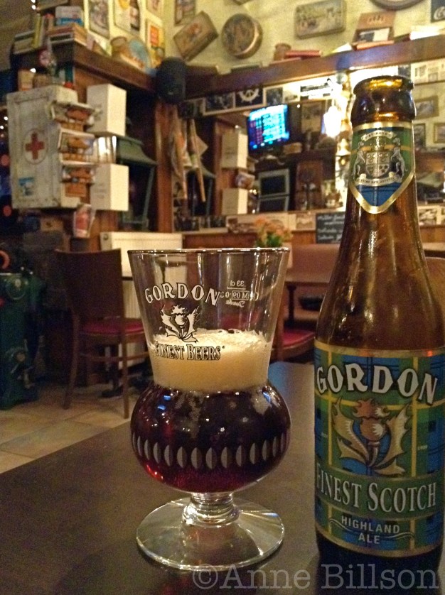 Gordon Finest Scotch, 8%: Sam café, Charleroise Steenweg 171, Sint-Gillis.