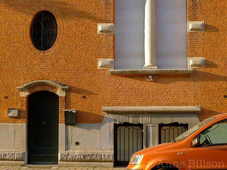 Oranje: Waterleidingsstraat, Elsene.