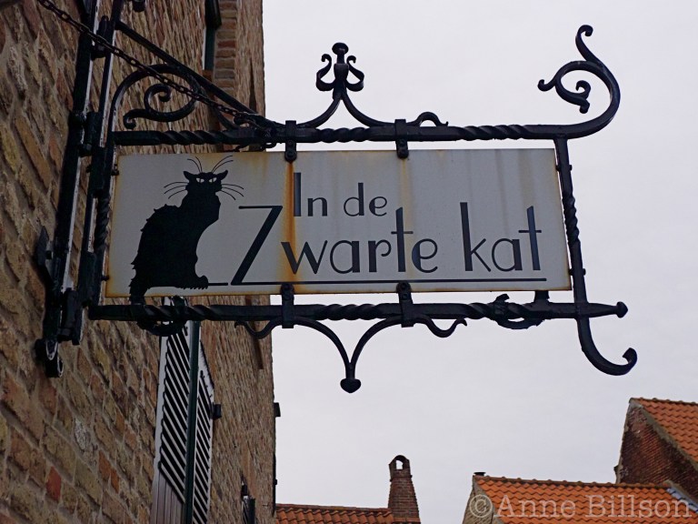 In de zwarte kat: Brugge.