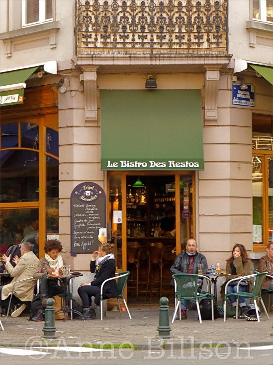 De buitenkant van de Bistro des Restos: Edelknaapstraat, 