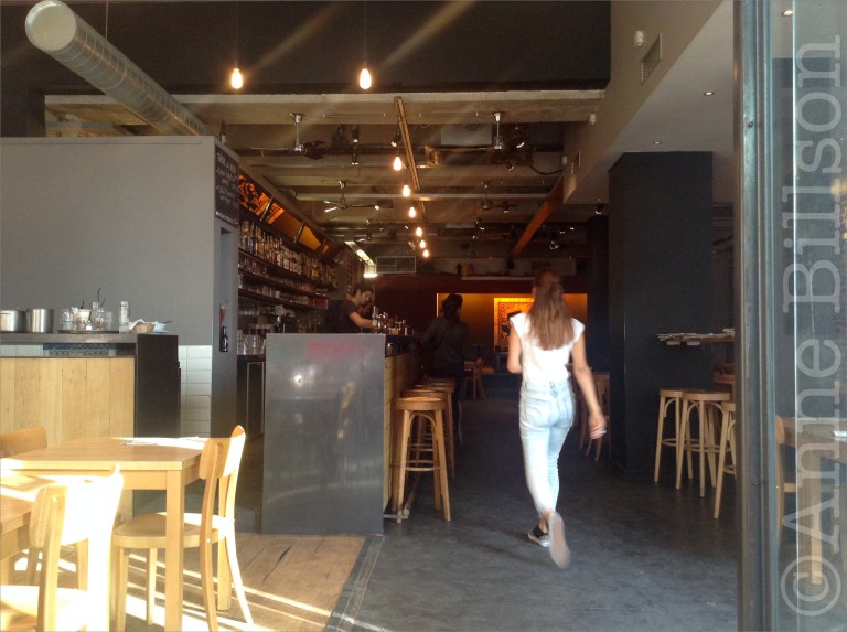 Chimay tripel van t'vat, 8%: Café de la Maison du Peuple, Sint-Gillisvoorplein, Sint-Gillis.