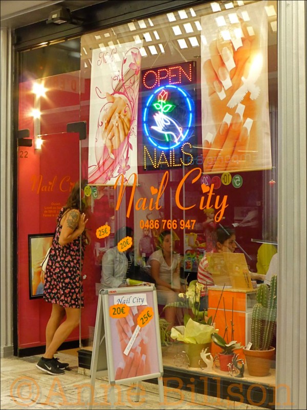 Nail city: Centrumgalerij, Kleerkopersstraat, Brussel.
