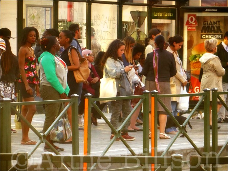 Giant Max Chicken: Louizaplein, Sint-Gillis.