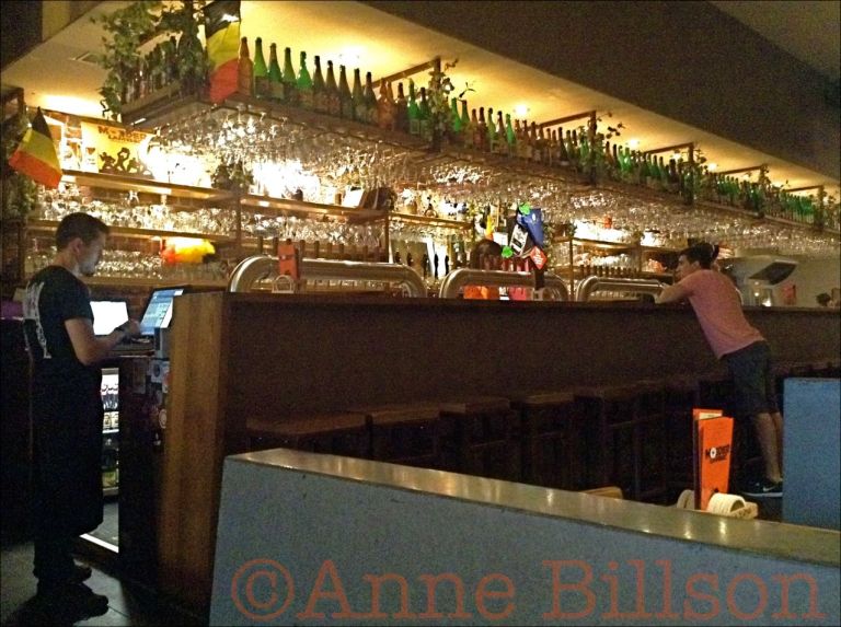 moederfontainasbar[1]