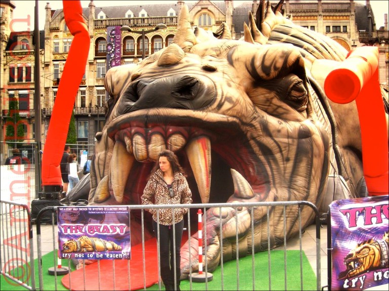 The Beast: Koningin Astridplein, Antwerpen.