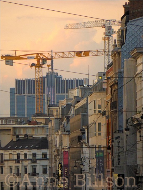 Avond kranen: Charleroise Steenweg, Sint-Gillis.