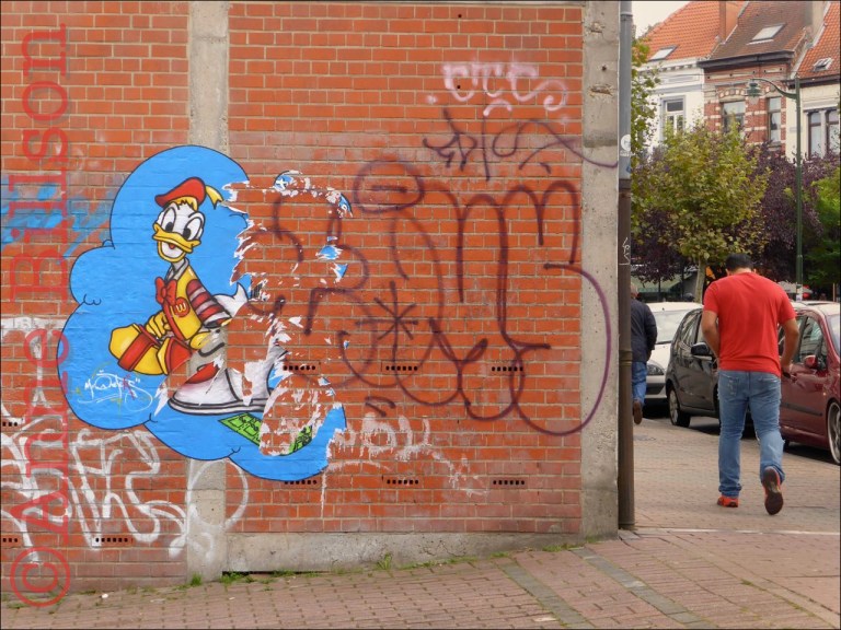 Donald Duck: Waterloosesteenweg, Sint-Gillis.