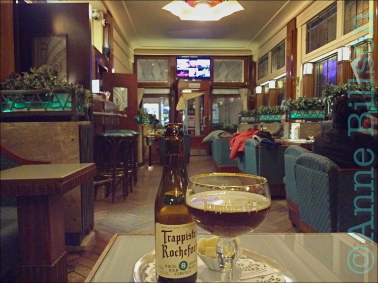 Rochefort 8 (9.2%): Taverne Esperance, Finisterraestraat 1-3, Brussel.