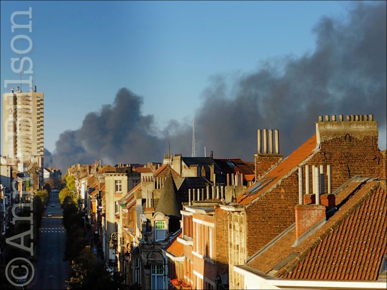 Brand in Anderlecht: uitzicht van mijn raam, Sint-Gillis.