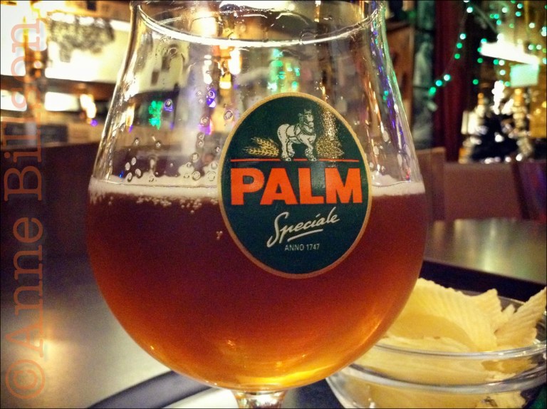 Kerst Palm: Palm, Le Journal Bar, Chrleroise Steenweg 171, Sint-Gillis.