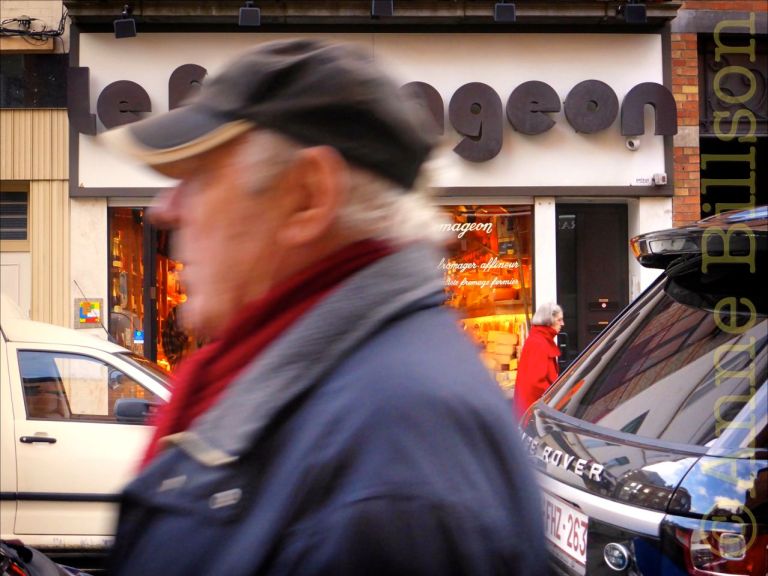 Voorbijganger: Vanderkinderestraat, Ukkel.