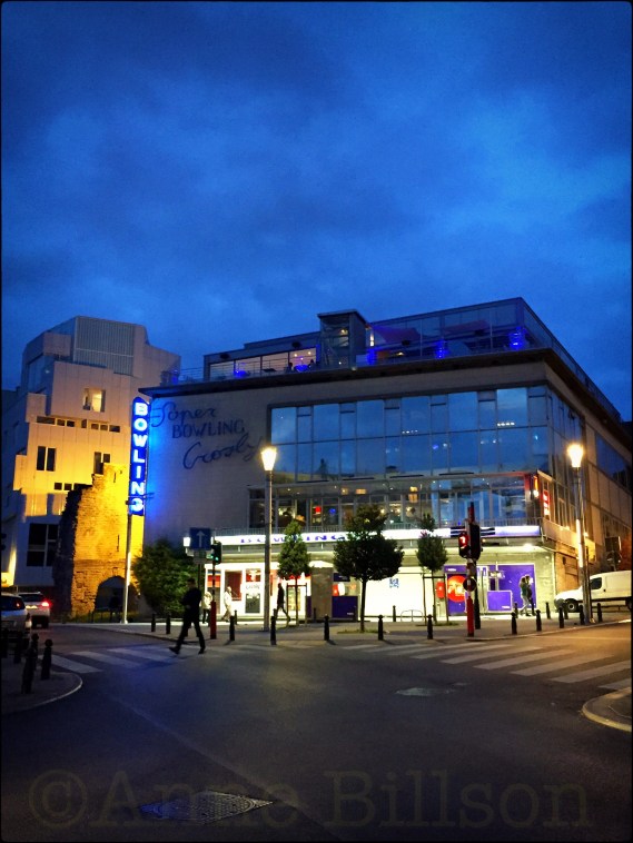 Super bowling: Keizerslaan, Brussel.