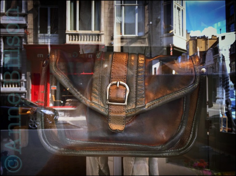 Handtasje: Darwinstraat, Elsene.