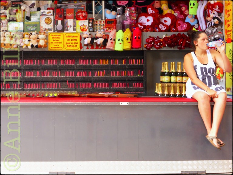 Strictement défendu: De kermis van Namen, Rue des Bourgeois, Namen.