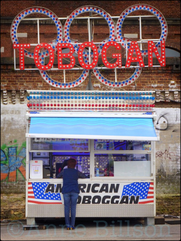 Tobogan: De kermis van Namen, Rue des Bourgeois, Namen.
