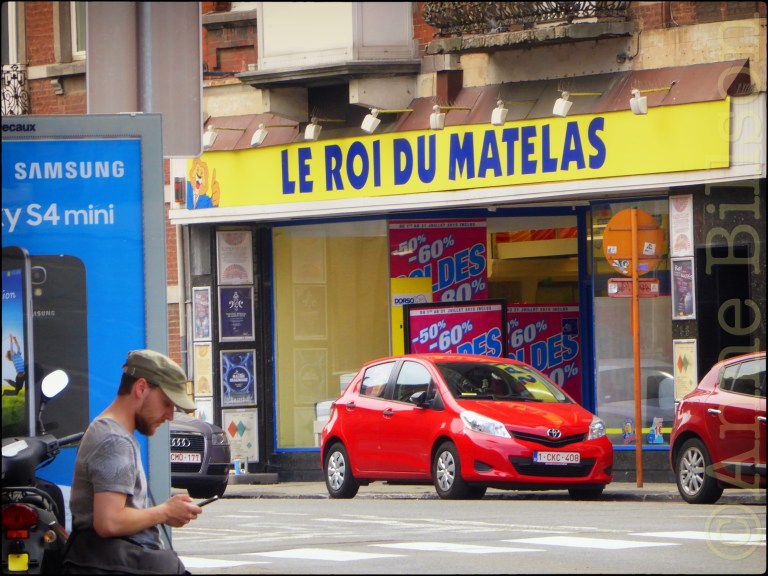 Le roi du matelas: Rue Rogier, Namen.