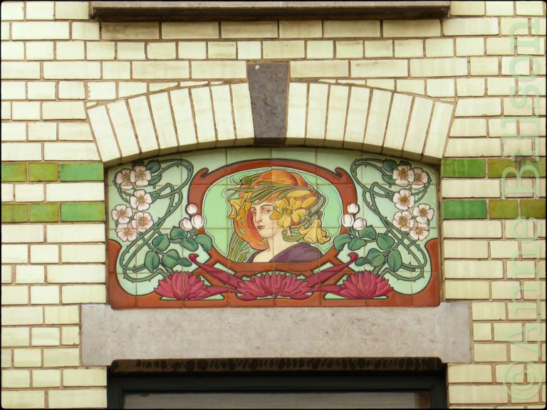 Rode bloemen: Prinses Clementinalaan, Gent.