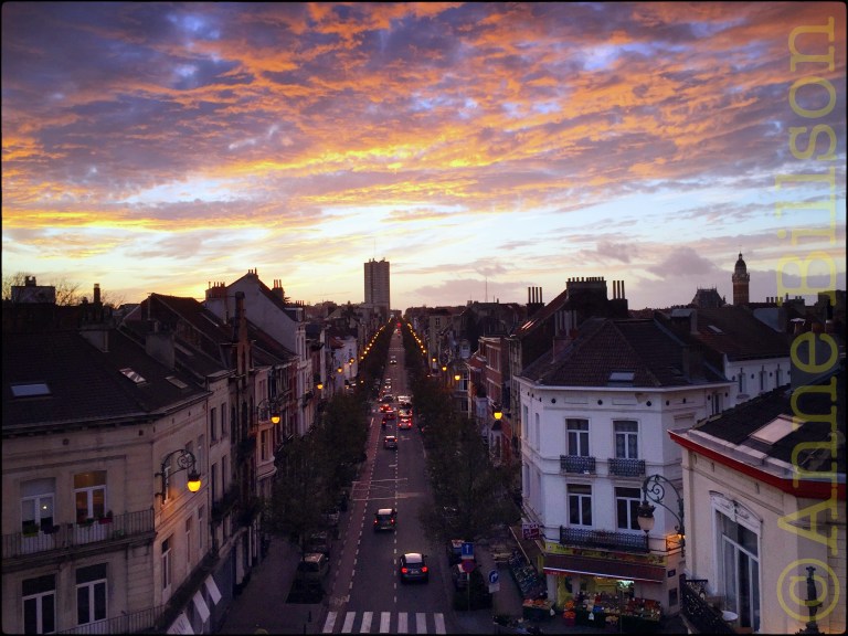 Zonsondergang over Ducpétiauxlaan: Sint-Gillis.