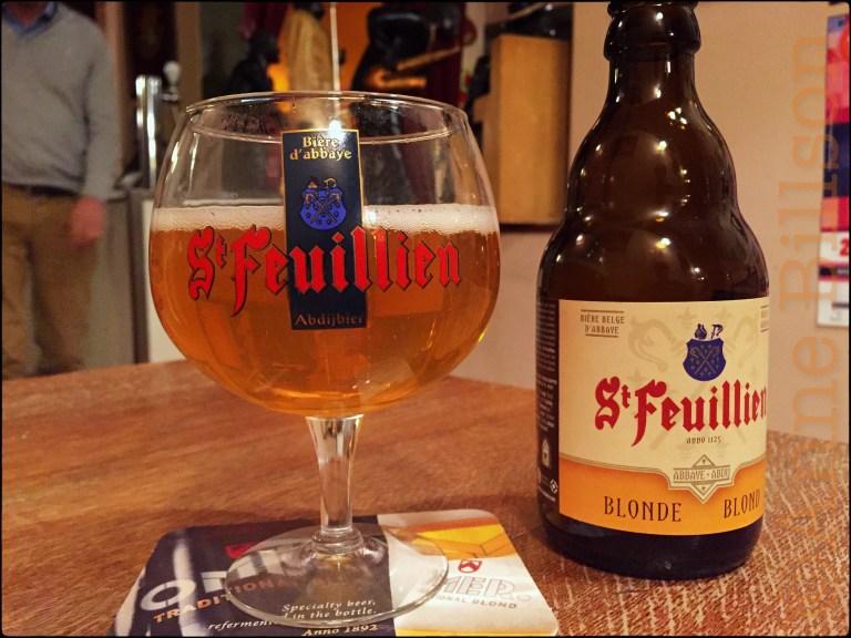 St Feuillien blond bij Le Châtelain: Le Châtelain, Kasteleinsplein 17, Elsene.