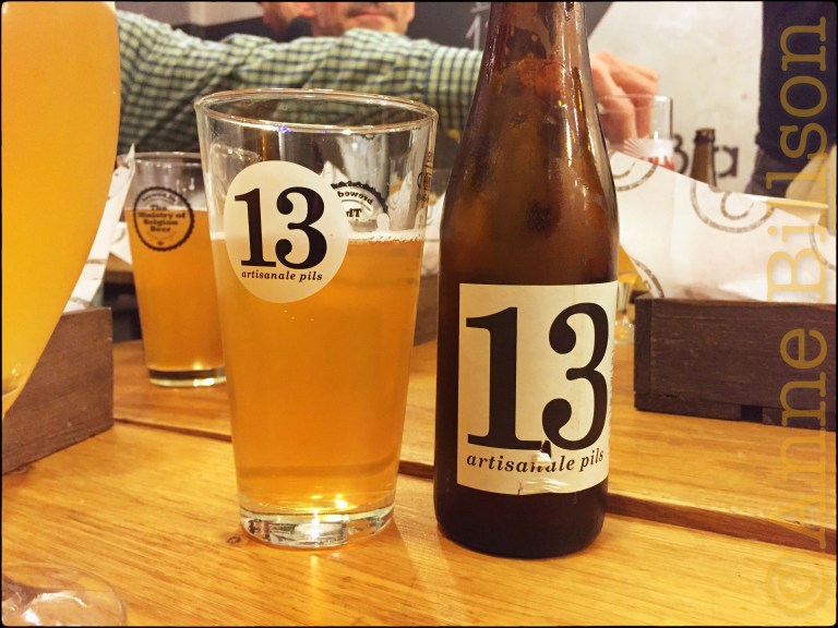 '13' artisanale pils (5.2%): Bia Mara, Kieknmarkt 41, Brussel.