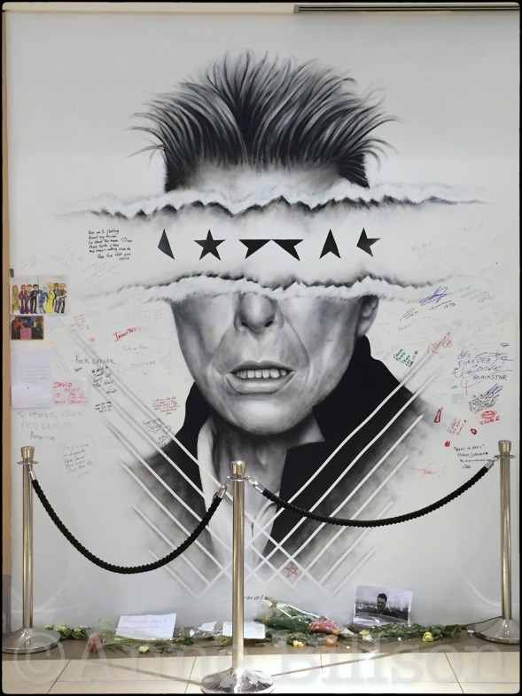 Blackstar: Gulden Vliesgalerij, Elsene.