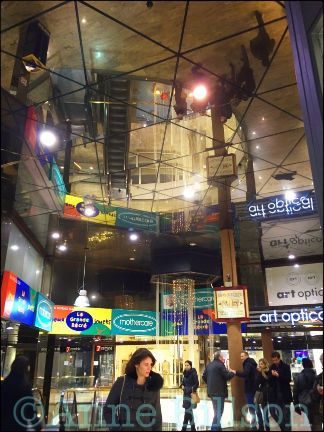 Mothercare: Louizagalerij, Elsene.