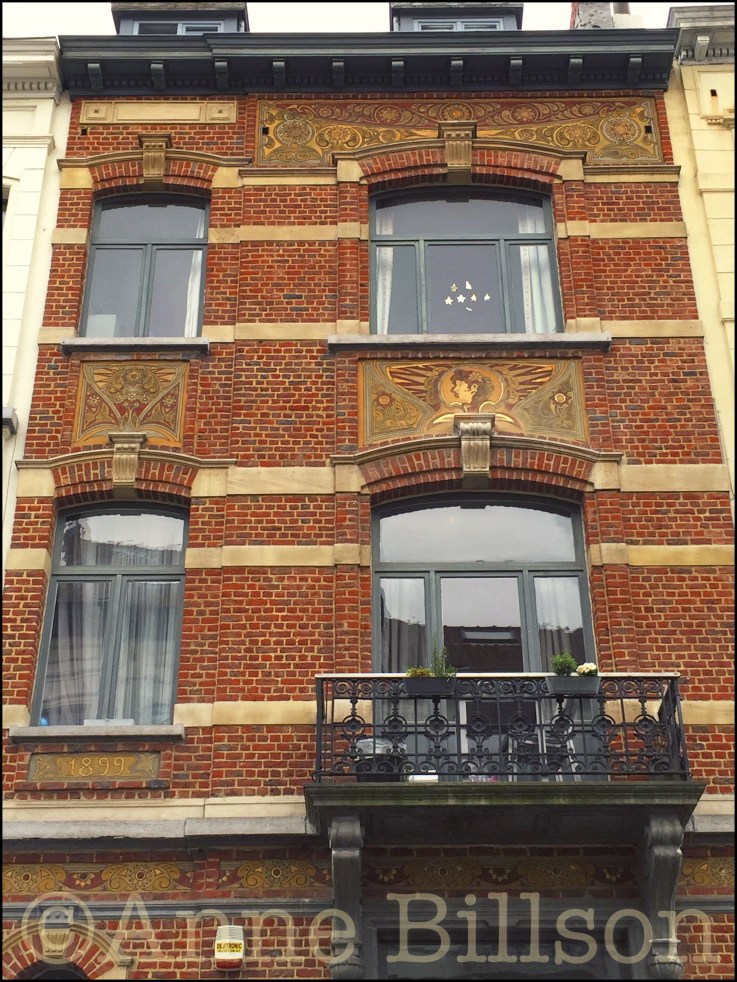 Faiderstraat 71 (Architect: Edouard Elle, 1899; sgraffite: Gabriel Van Dievoet): Elsene.